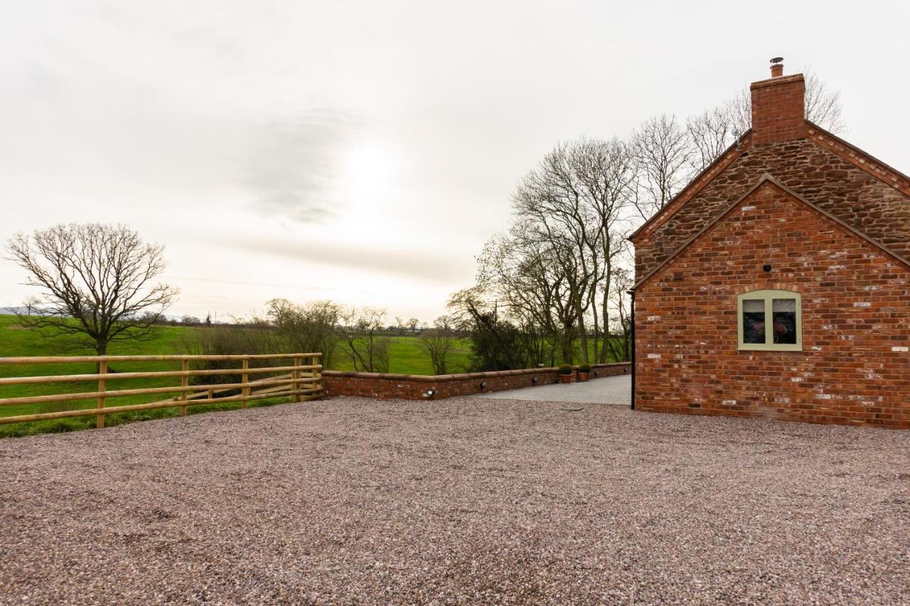 The Patches Villa Shrewsbury Exterior photo
